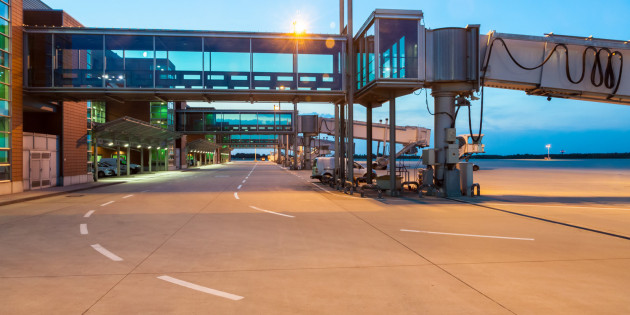 Anreise mit Flugzeug zum Flughafen Dresden 